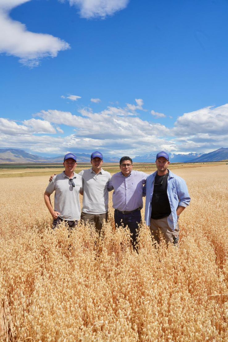 De izq. a der.: Nicolás Zuber, Tomás Ciurlanti, Claudio Vidal (Gobernador) y Ricardo Coggiola.