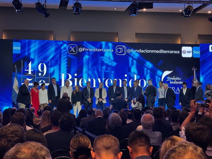 Caputo defendió el plan económico de Milei frente a empresarios cordobeses