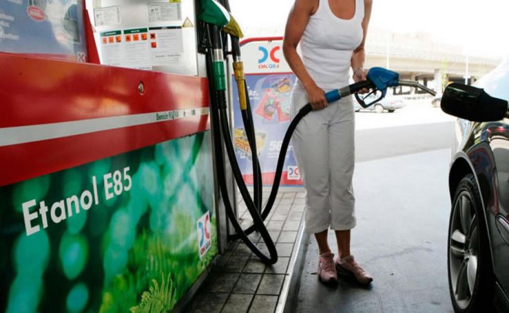 Frente a la suba del petróleo, el Gobierno Nacional flexibilizó hasta un 15% la mezcla de etanol con nafta